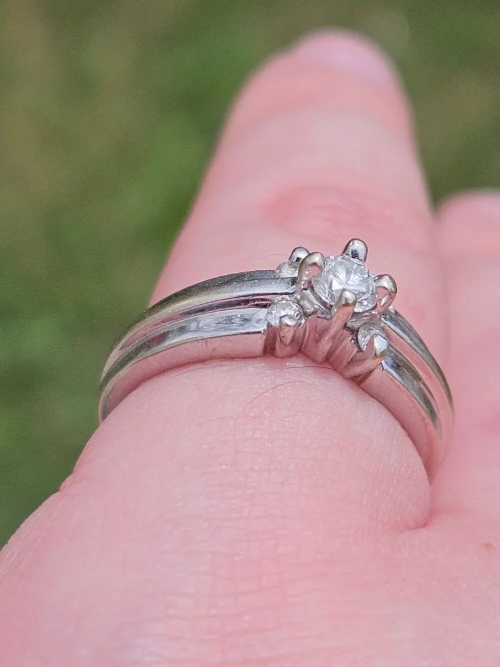 N/A 18k white